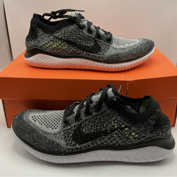 Nike Free RN Flyknit 2018 Sneakers Oreo White Black 942838-101 Mens Size - Picture 4 of 11